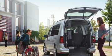 Wie Rollstuhlfahrer Fahrzeuganpassung das tägliche Leben erleichtert